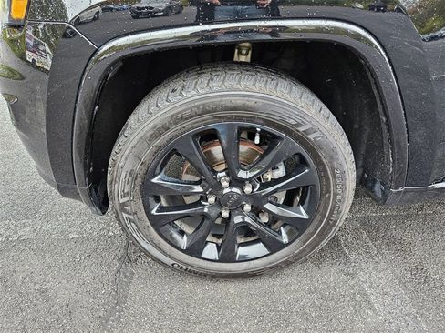 Used 2020 Jeep Grand Cherokee Altitude image 26