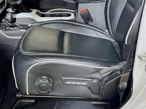 Used 2022 Jeep Gladiator Overland w/ Popular Equipment Package image 18