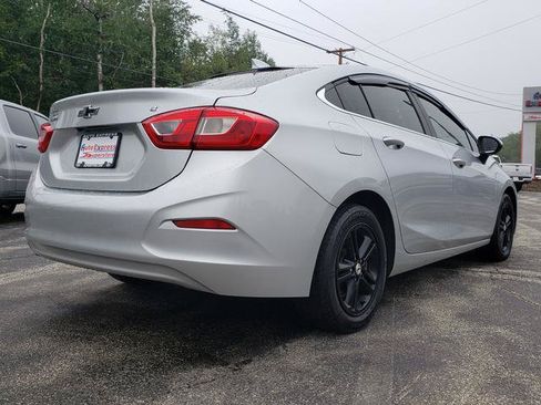 Used 2017 Chevrolet Cruze LT w/ Convenience Package FWD image 7