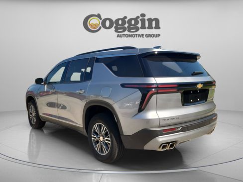 Used 2024 Chevrolet Traverse LT image 4