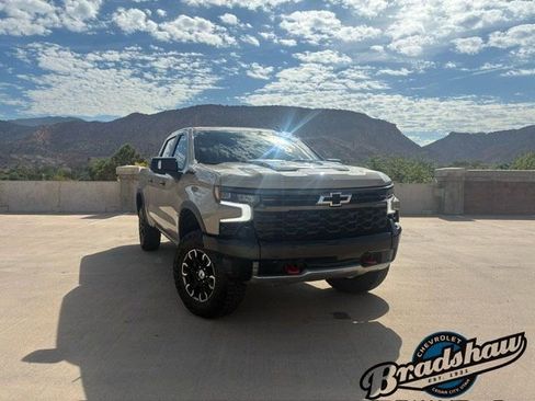 Used 2023 Chevrolet Silverado 1500 ZR2 w/ Technology Package image 2