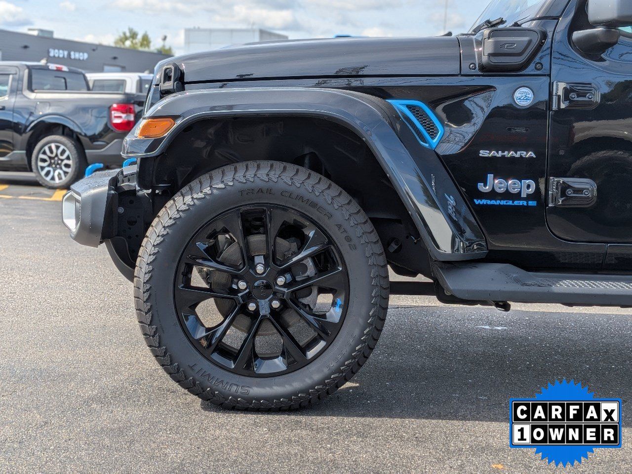 Used 2023 Jeep Wrangler Unlimited Sahara AWD/4WD image 11