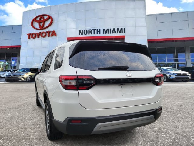 Used 2025 Honda Pilot EX-L image 3