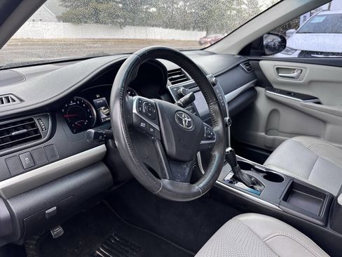 Used 2017 Toyota Camry SE image 16