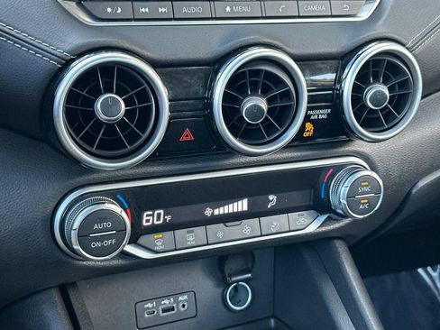 Used 2021 Nissan Sentra SV image 18