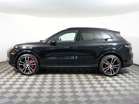 New 2026 Porsche Cayenne S image 2