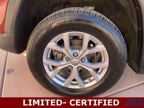 Used 2022 Jeep Grand Cherokee Limited image 41