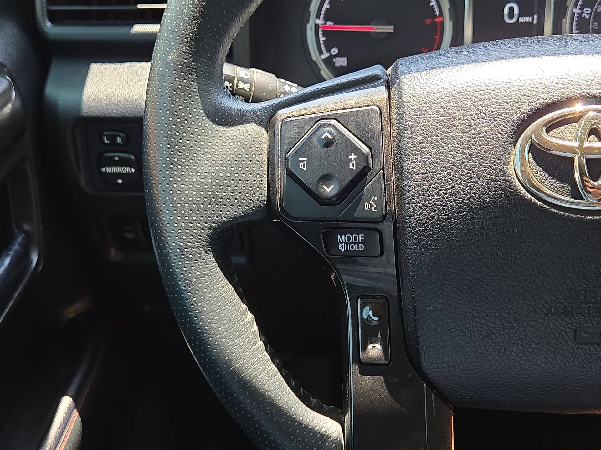 Used 2020 Toyota 4Runner TRD Off-Road AWD/4WD image 21