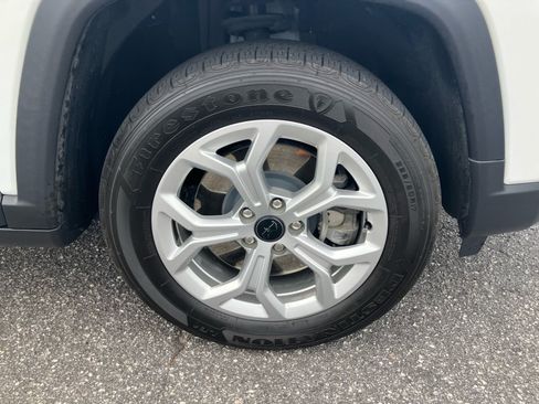 Used 2025 Jeep Compass Latitude AWD/4WD image 27