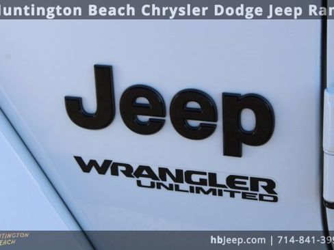 Used 2021 Jeep Wrangler Unlimited Sahara image 6