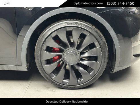 Used 2022 Tesla Model Y Performance image 36