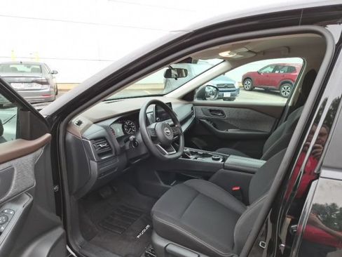 Used 2023 Nissan Rogue S AWD/4WD image 14