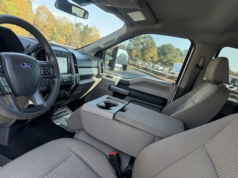 Used 2022 Ford F250 XLT w/ XLT Value Package image 4