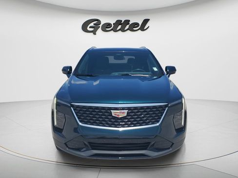Used 2025 Cadillac XT4 Premium Luxury FWD image 2