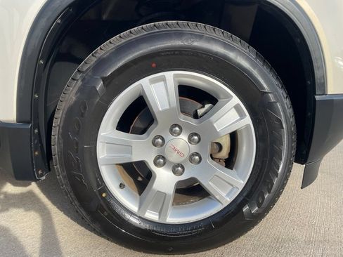 Used 2011 GMC Acadia SLE FWD image 27