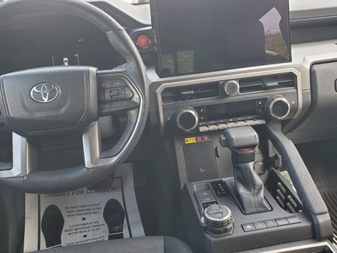 Used 2024 Toyota Tacoma TRD Off-Road w/ TRD Off Road Premium Package image 7