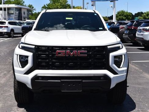 Used 2024 GMC Canyon Elevation w/ Elevation Premium Package AWD/4WD image 4