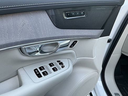 New 2026 Volvo XC90 T8 Ultra w/ Protection Package Premier image 16