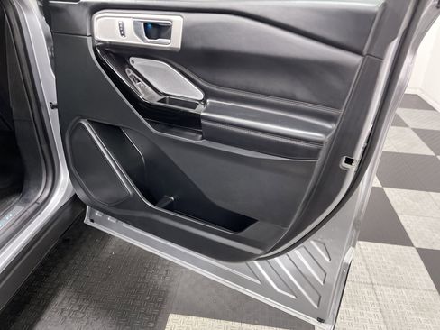 Used 2021 Ford Explorer Platinum w/ Equipment Group 601A image 23