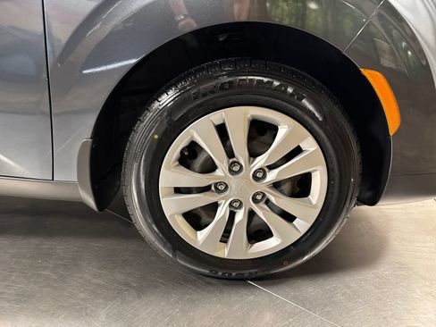 Used 2020 Kia Soul LX FWD image 14