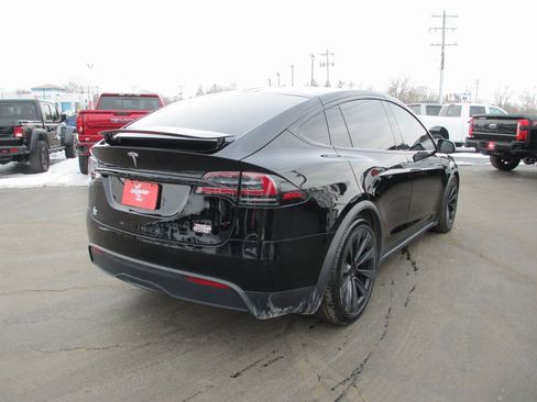 Used 2022 Tesla Model X Plaid image 4