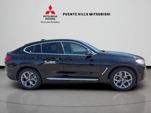 Used 2022 BMW X4 xDrive30i AWD/4WD image 4