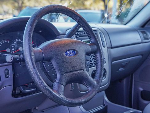 Used 2005 Ford Explorer Sport XLT image 19