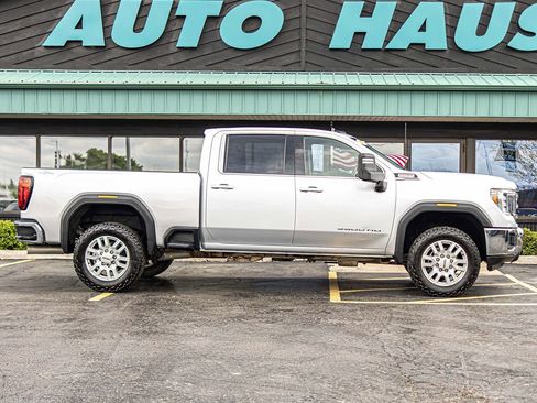 Used 2022 GMC Sierra 3500 SLE w/ SLE Value Package AWD/4WD image 9