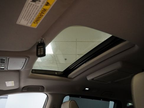 Used 2022 Honda Odyssey Elite image 3