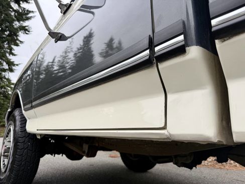 Used 1990 Ford F250 XL 2dr 4WD Standard Cab LB HD image 71