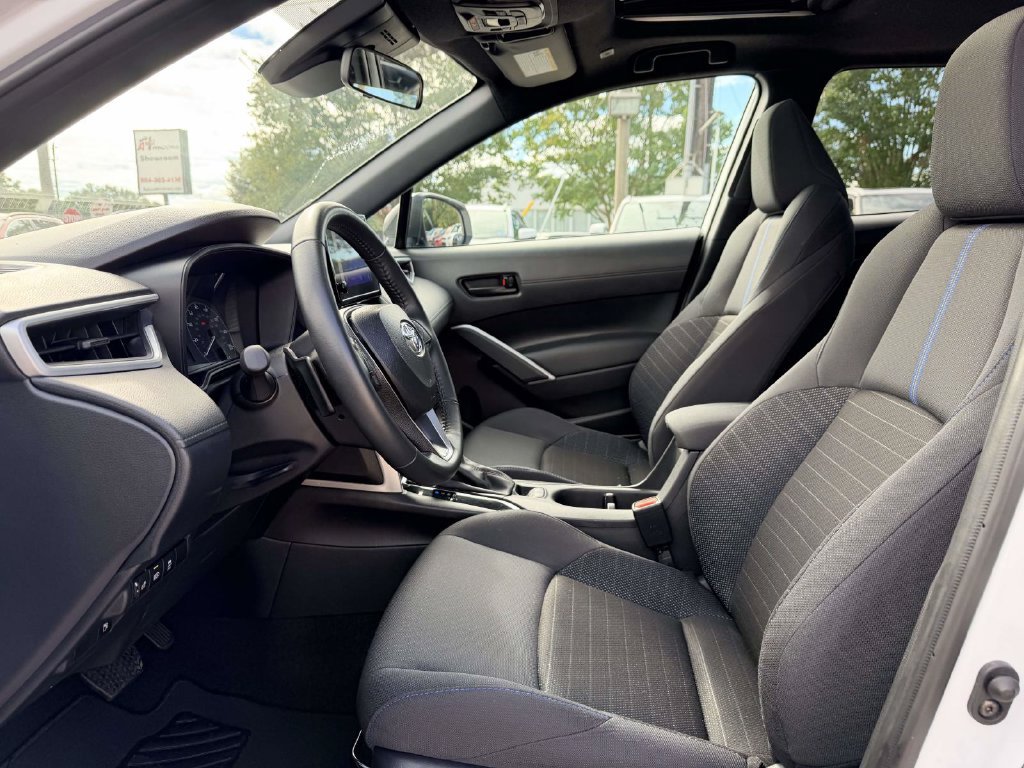 Certified 2025 Toyota Corolla Cross AWD Hybrid w/ Moonroof Package image 19