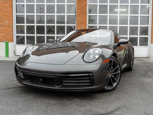 Used 2020 Porsche 911 Carrera RWD image 3