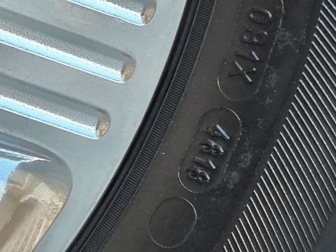 Used 2003 Lincoln Town Car Cartier image 61