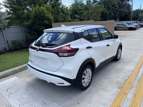 Used 2021 Nissan Kicks S FWD image 5