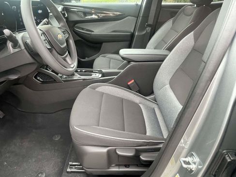 Used 2025 Chevrolet TrailBlazer LT AWD/4WD image 11