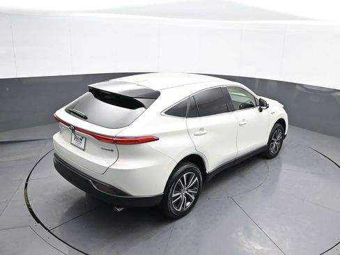 Certified 2021 Toyota Venza LE image 38