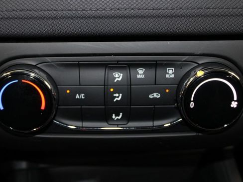 Used 2025 Chevrolet TrailBlazer LS w/ LS Convenience Package FWD image 40