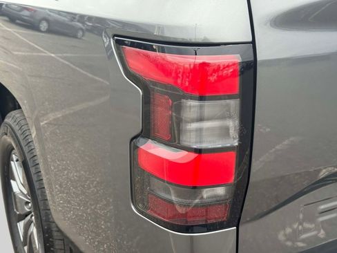 Used 2025 Nissan Frontier SV w/ SV Convenience Package image 10
