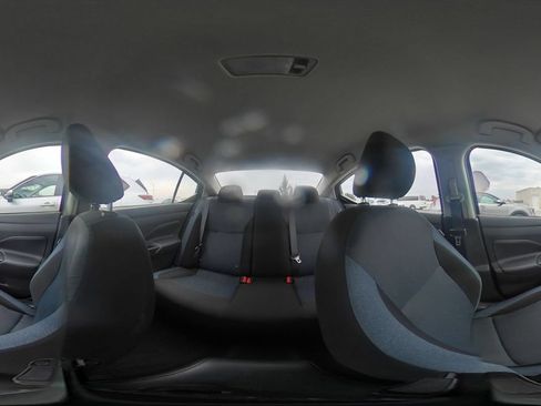 Used 2025 Nissan Versa SV FWD image 39