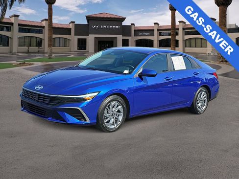 Used 2024 Hyundai Elantra SEL FWD image 4