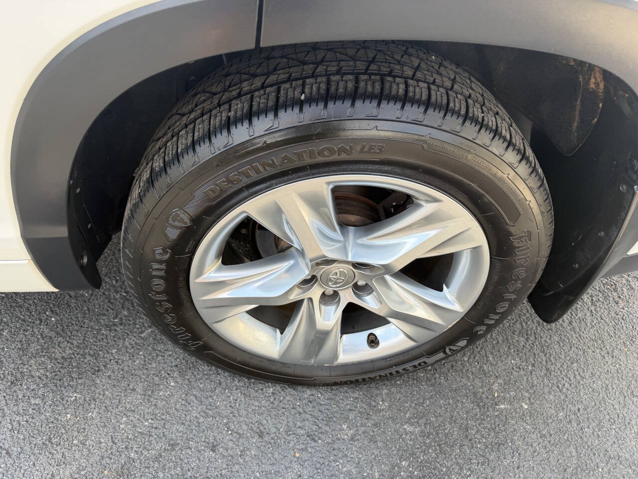 Used 2015 Toyota Highlander Limited Platinum AWD/4WD image 7