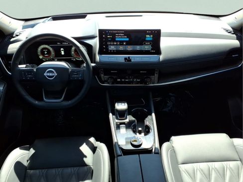Certified 2026 Nissan Rogue Platinum w/ Platinum Premium Package AWD/4WD image 14