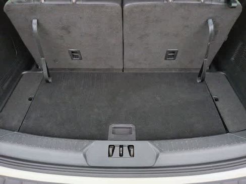 Used 2023 Ford Explorer XLT w/ Equipment Group 202A AWD/4WD image 34