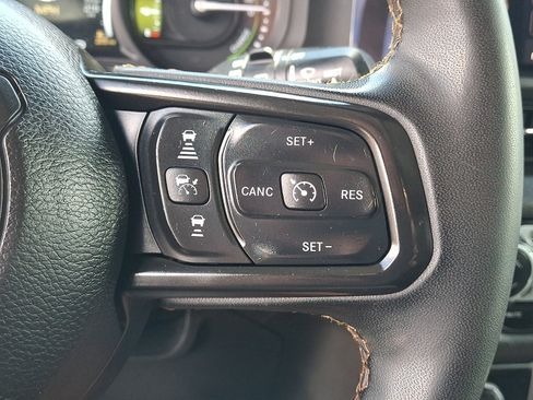 Used 2024 Jeep Wrangler Unlimited w/ Convenience Group AWD/4WD image 20