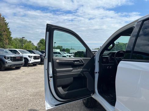 Used 2023 GMC Sierra 1500 AT4X AWD/4WD image 16