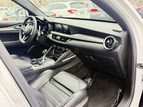 Used 2018 Alfa Romeo Stelvio Ti Sport AWD/4WD image 16