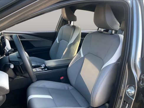 Used 2026 Toyota Camry SE w/ Convenience Package FWD image 8