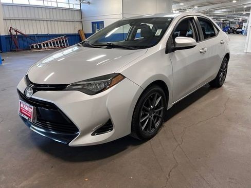Used 2017 Toyota Corolla LE w/ Carpet Mat Package (TMS) FWD image 7