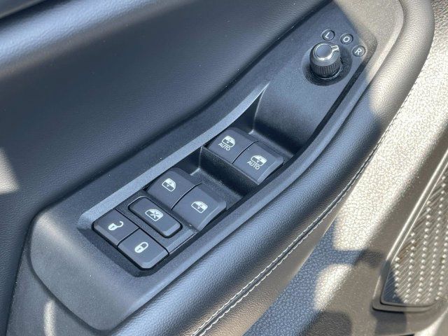 Used 2023 Jeep Grand Cherokee Laredo AWD/4WD image 27