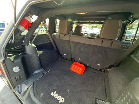 Used 2017 Jeep Wrangler Unlimited Sahara w/ Max Tow Package image 12